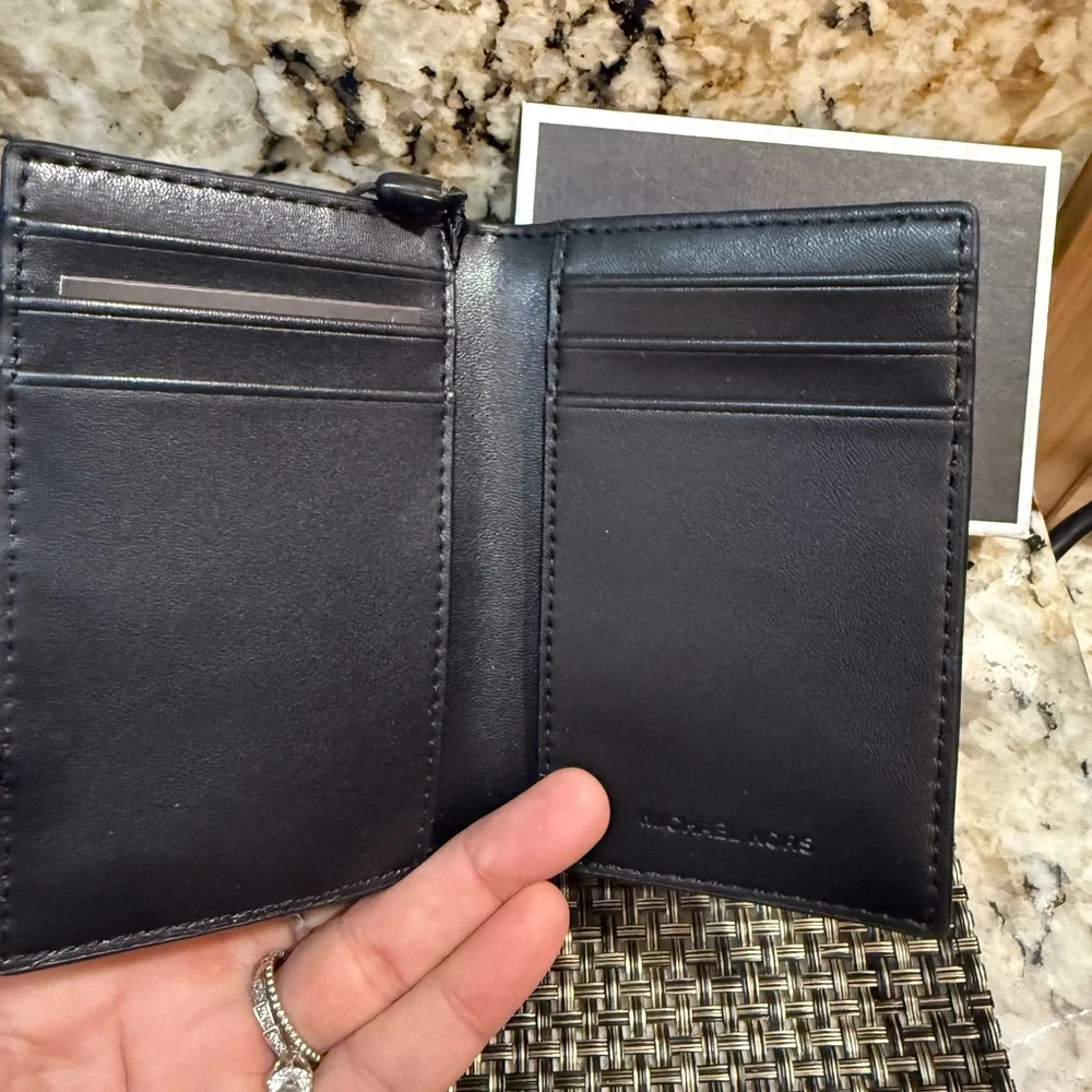 NWT Michael Kors Black Card Holder Bi Fold Soft Leather Wallet - Picture 3 of 10